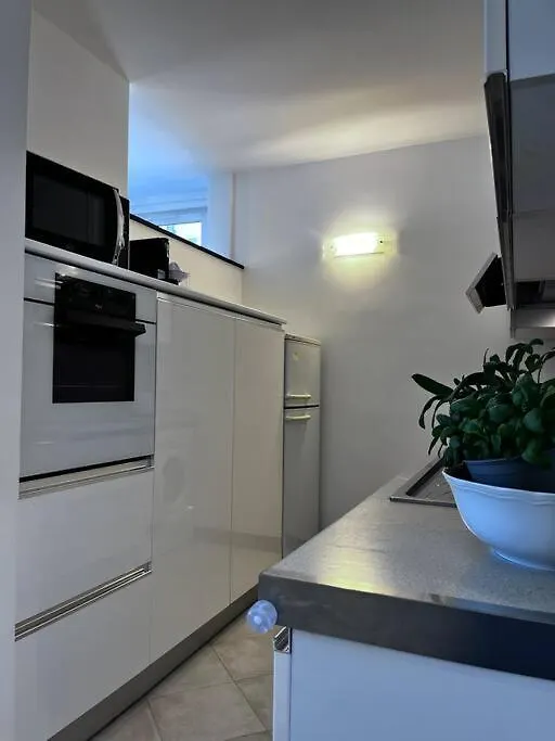 Carugio Flexyrent A.C. Wifi Apartment Rapallo Italy